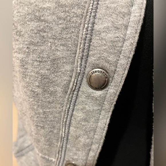 Girls Abercrombie Grey Fleece wide collar 3/4 sleeve snap jacket, size L - Picture 6 of 7